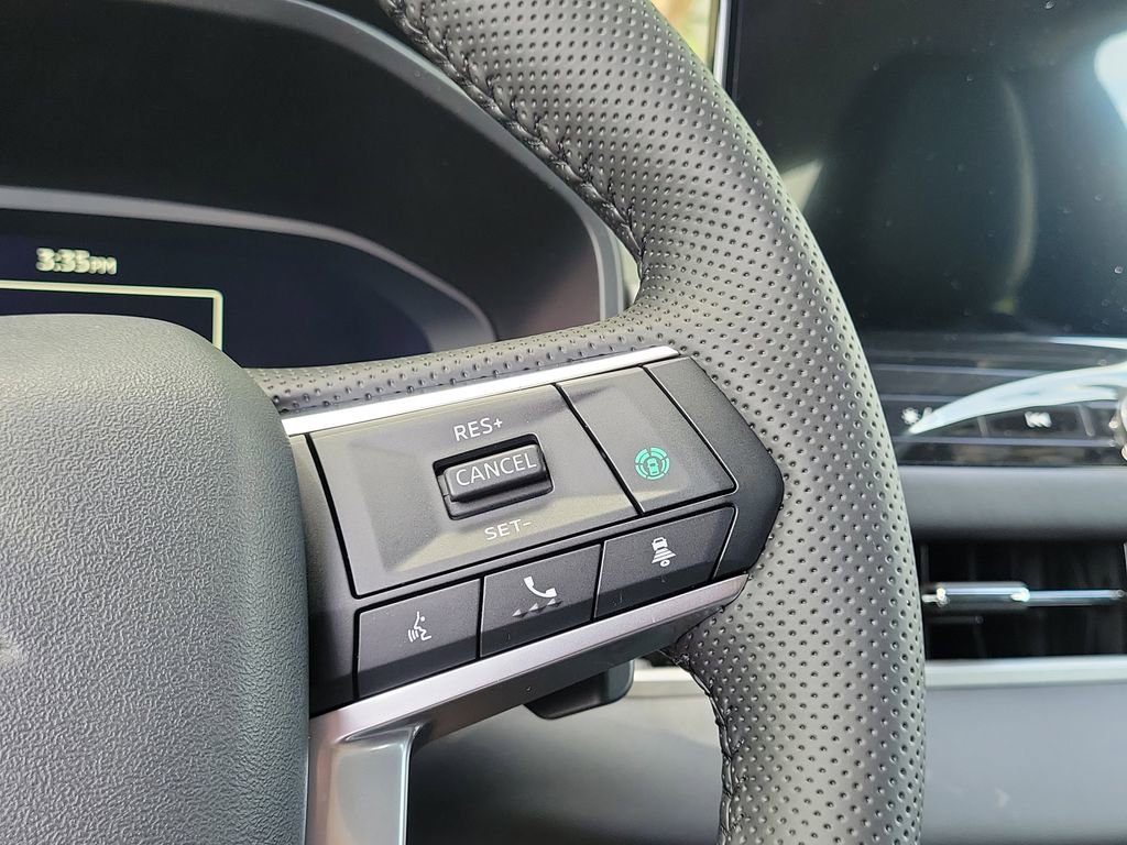 New 2025 Mitsubishi Outlander SE image 15