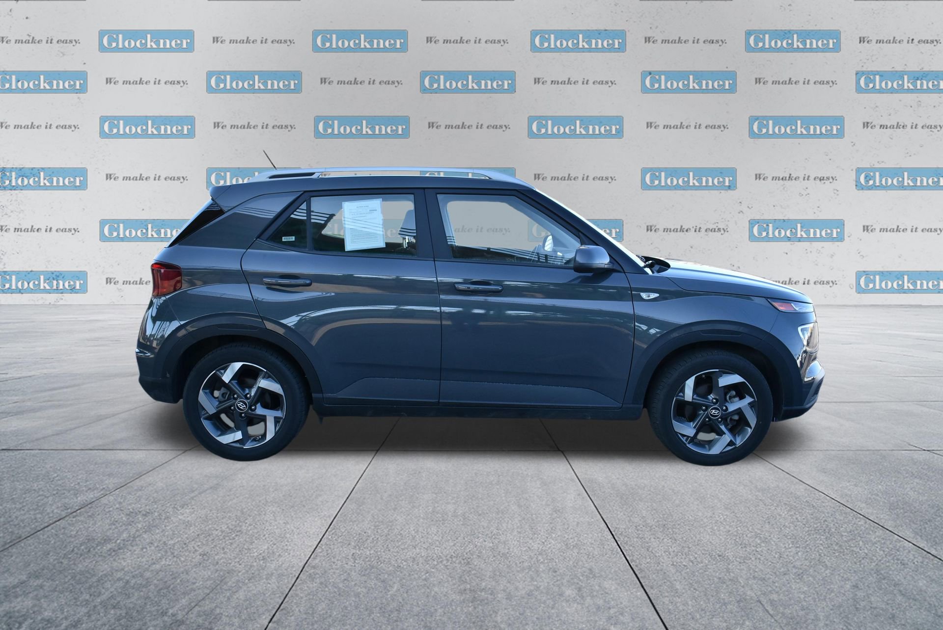 Used 2025 Hyundai Venue SEL FWD image 4