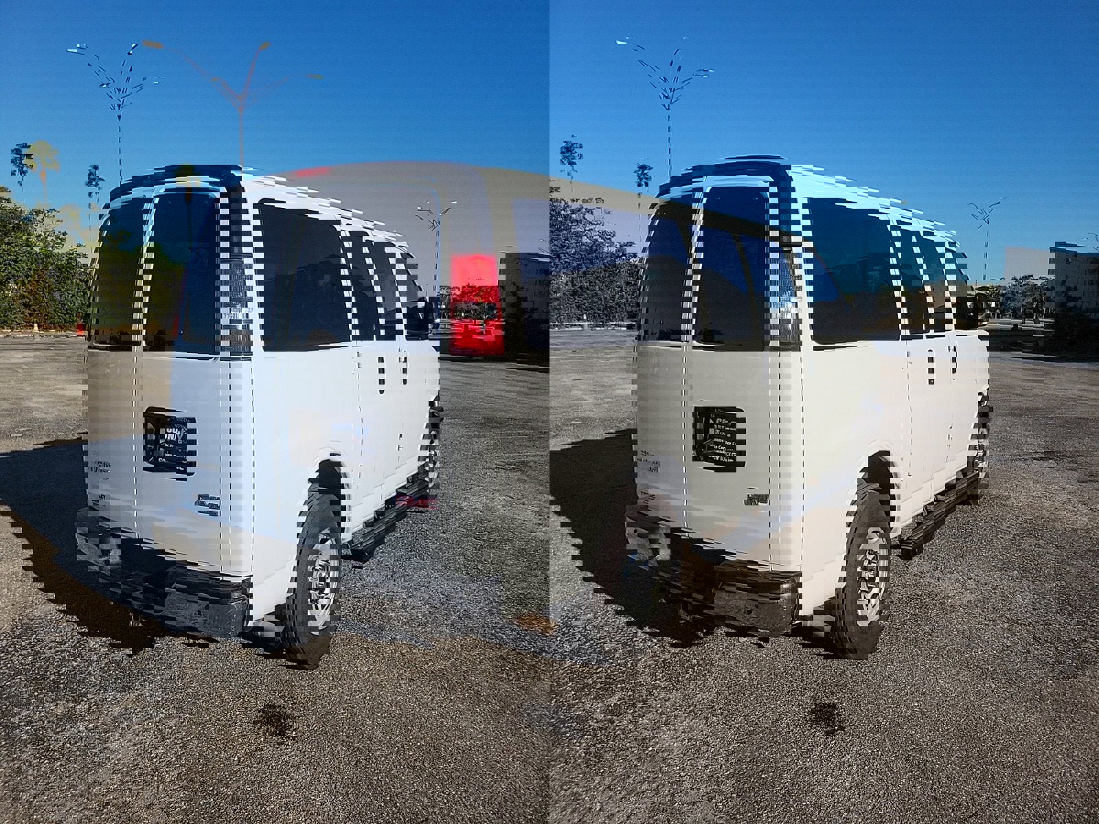 Used 2022 GMC Savana 3500 LS w/ Chrome Appearance Package image 6