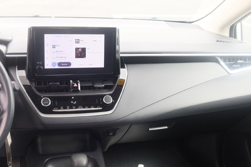 Used 2024 Toyota Corolla LE FWD image 17