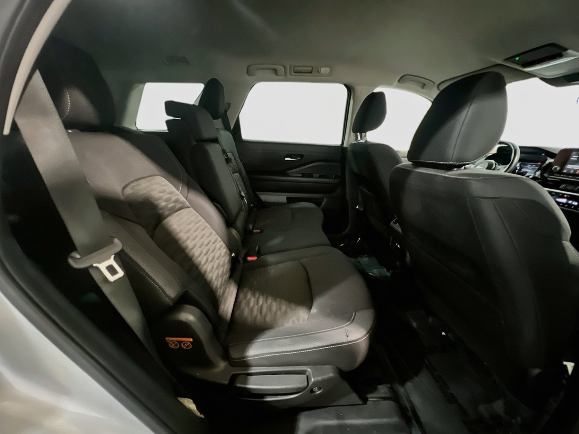 Used 2022 Nissan Pathfinder SV FWD image 19