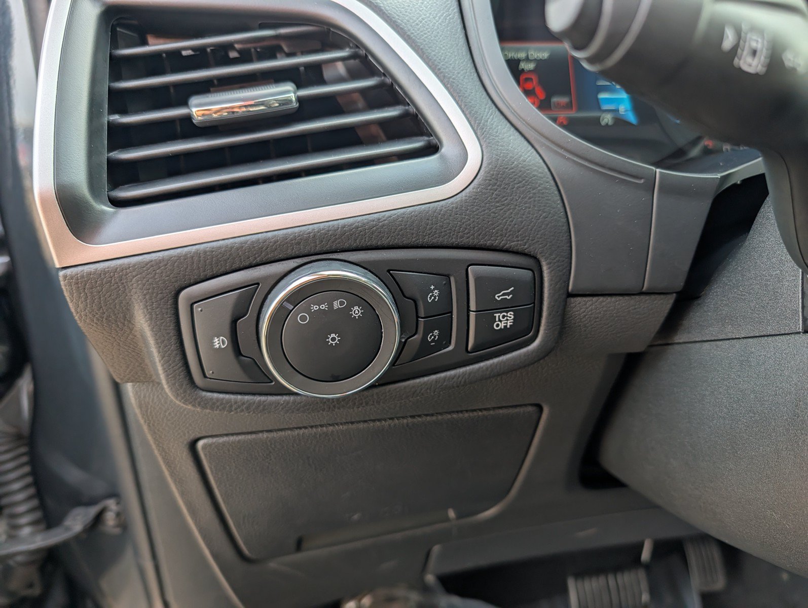 Used 2024 Ford Edge SEL w/ Convenience Package AWD/4WD image 14