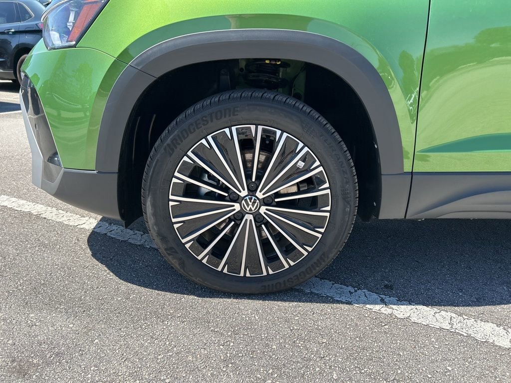 Used 2025 Volkswagen Taos SE image 47