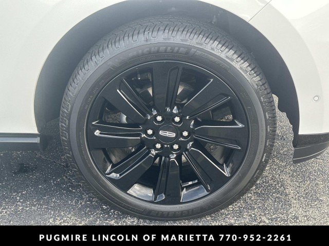 Used 2023 Lincoln Navigator L Reserve AWD/4WD image 12