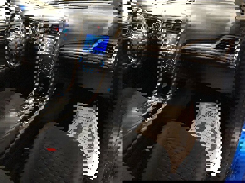 Used 2020 Ford Fusion SE image 18