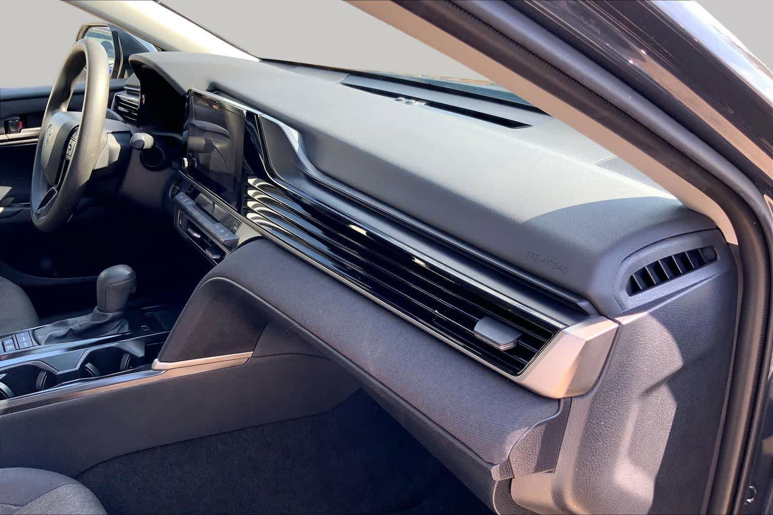 Used 2025 Toyota Camry LE FWD image 19