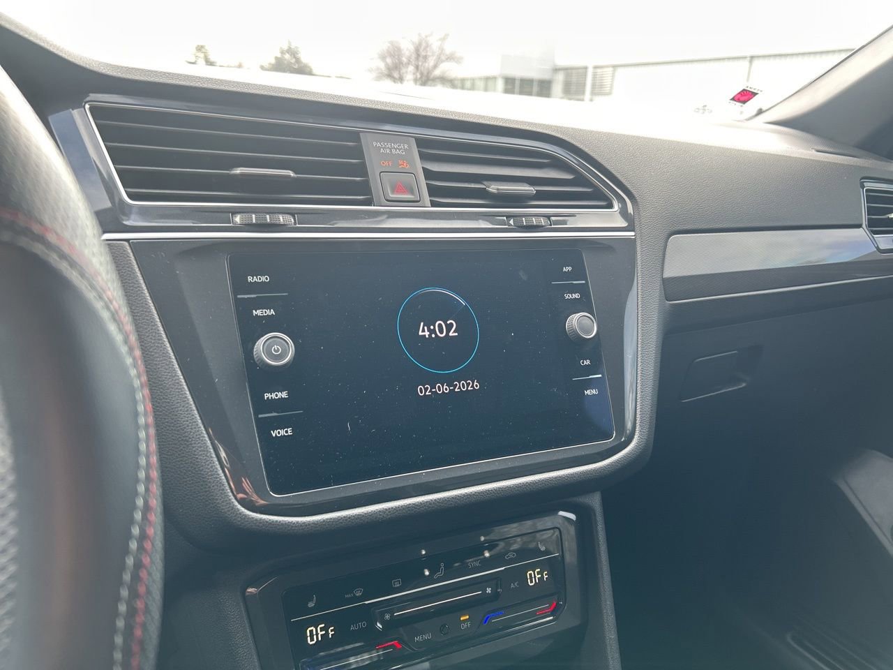 Used 2024 Volkswagen Tiguan SE R-Line image 15