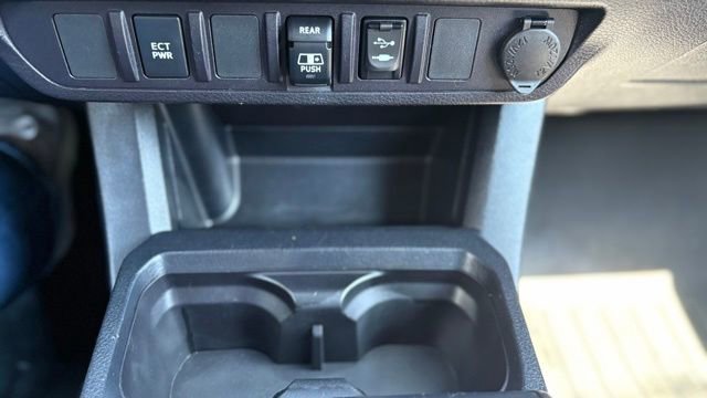 Used 2018 Toyota Tacoma TRD Sport AWD/4WD image 29