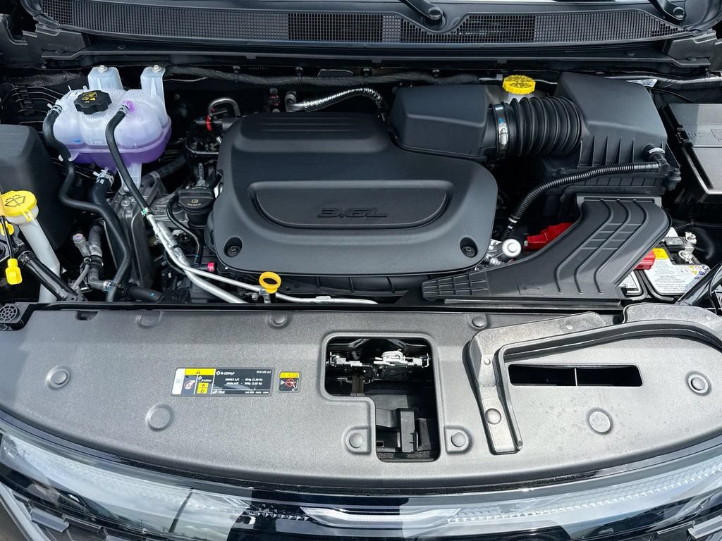 New 2027 Chrysler Pacifica Limited FWD image 34