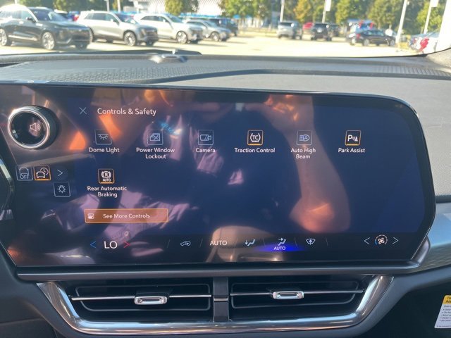 New 2026 Chevrolet Equinox EV LT image 32