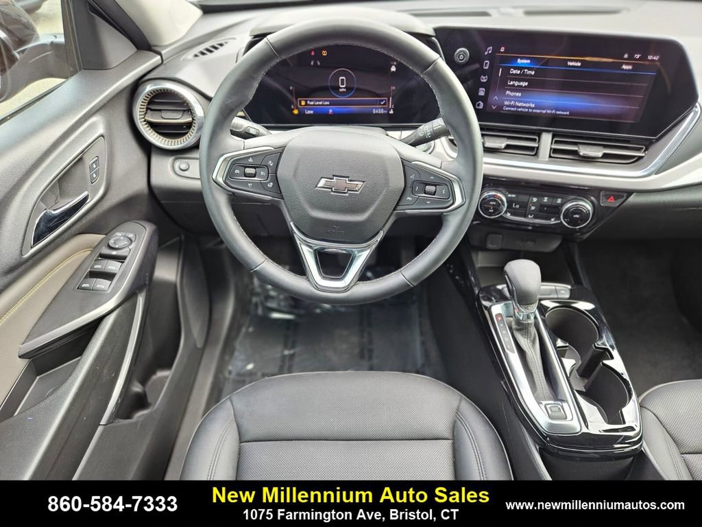 Used 2025 Chevrolet Trax ACTIV w/ Driver Confidence Package image 13