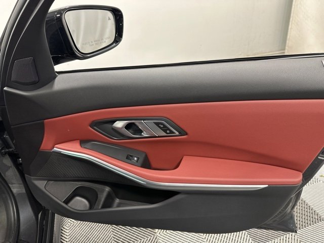 Used 2022 BMW 330e xDrive image 35