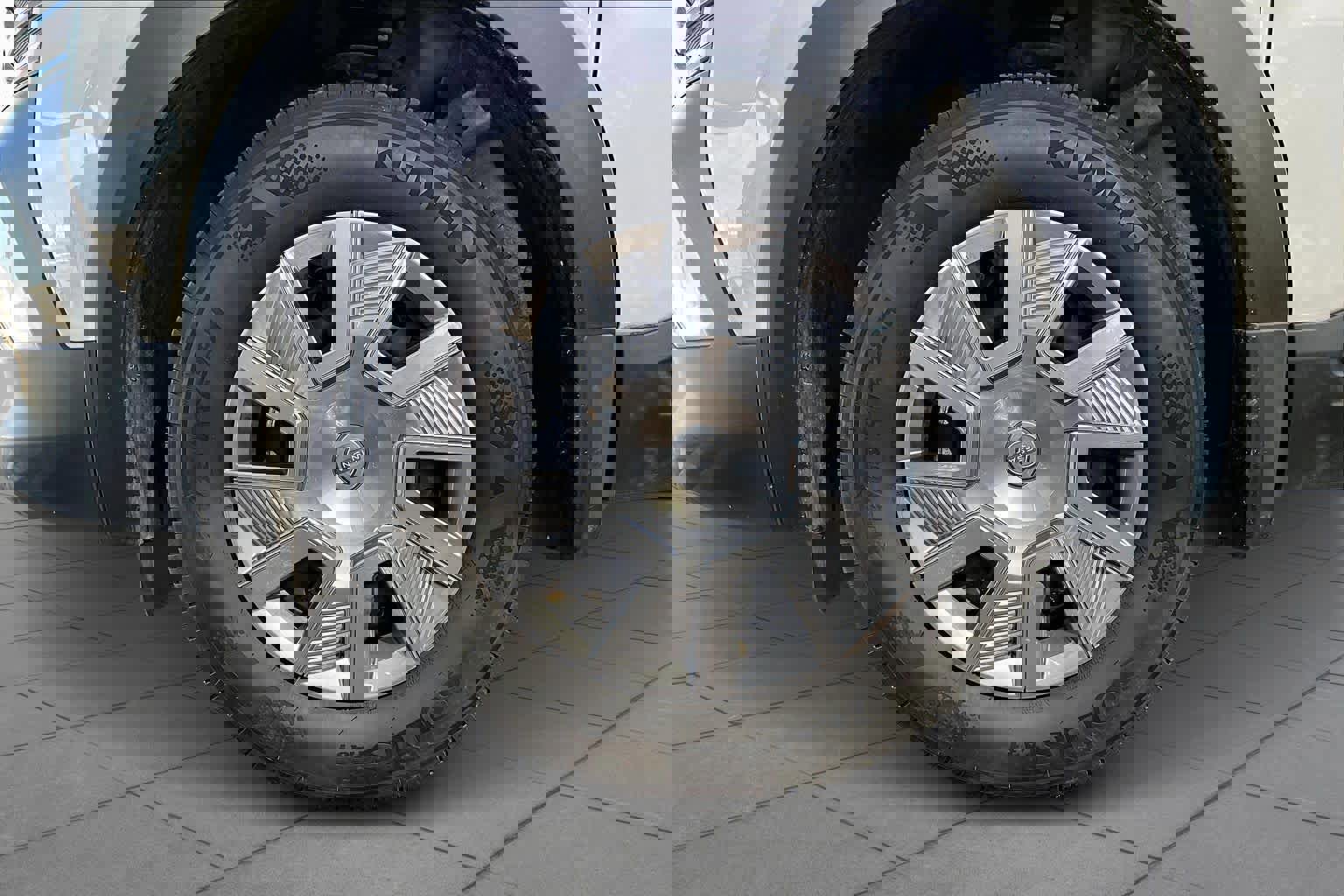 Certified 2025 Nissan Kicks S image 9