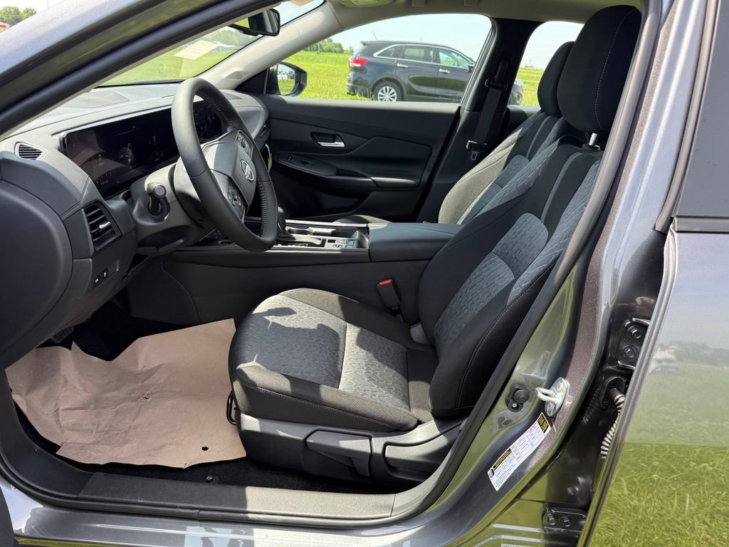 New 2026 Nissan Sentra SV w/ SV Convenience Package FWD image 9