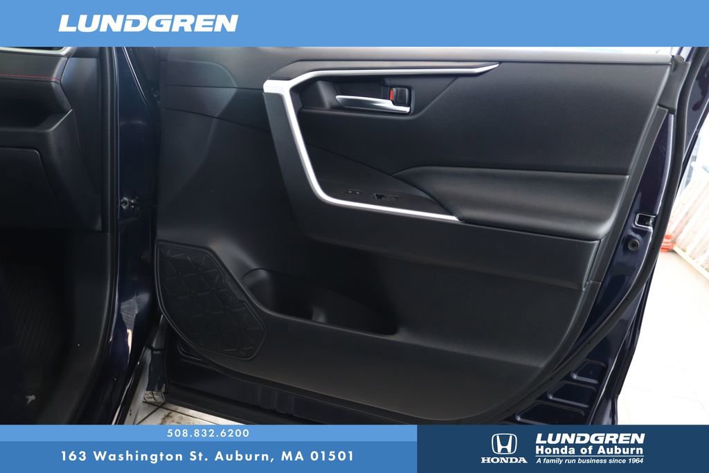 Used 2024 Toyota RAV4 SE w/ Weather & Moonroof Package image 15
