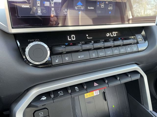 Used 2024 Toyota Tundra Platinum image 29