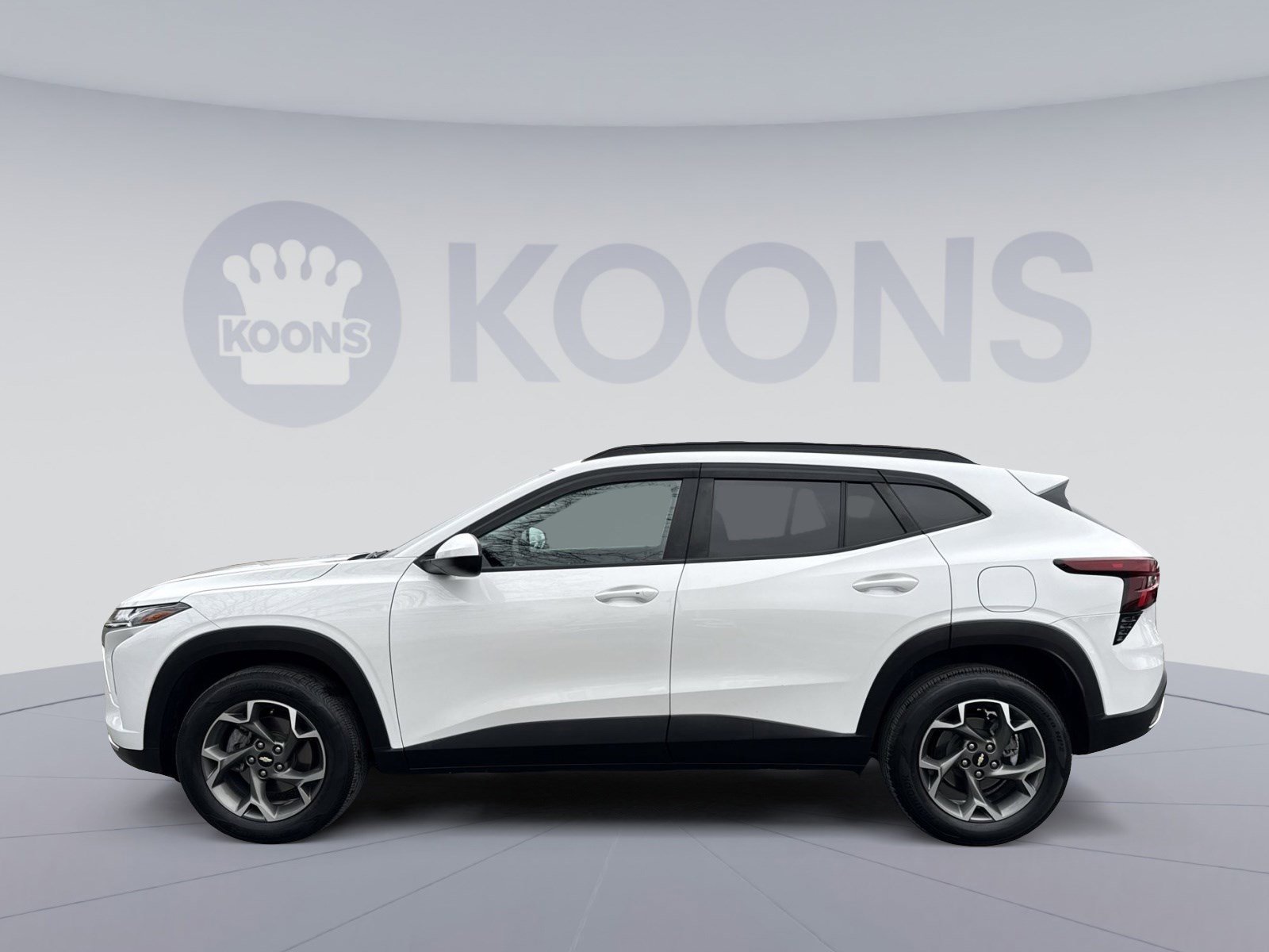 Used 2024 Chevrolet Trax LT w/ Driver Confidence Package image 2