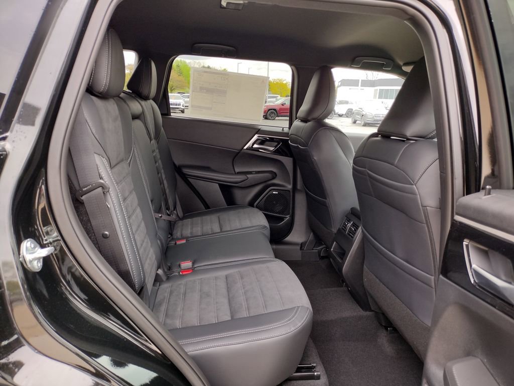 New 2026 Mitsubishi Outlander LE AWD/4WD image 10