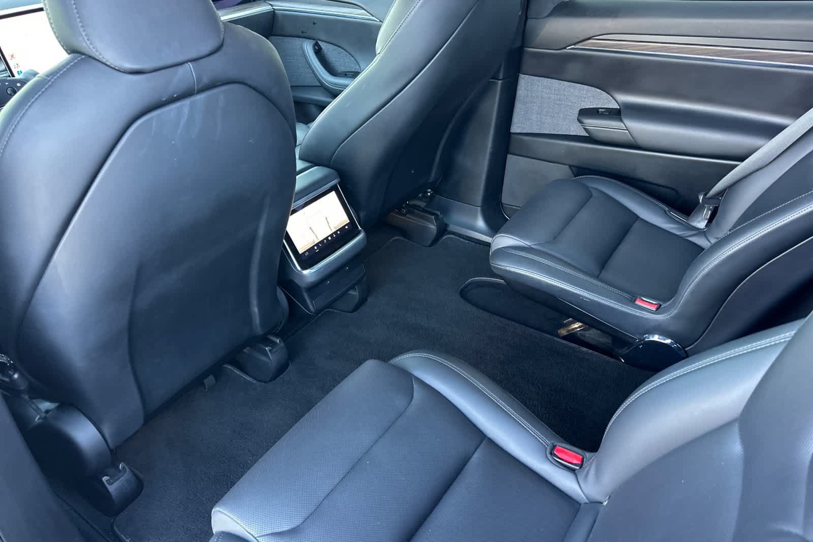 Used 2023 Tesla Model X AWD/4WD image 4
