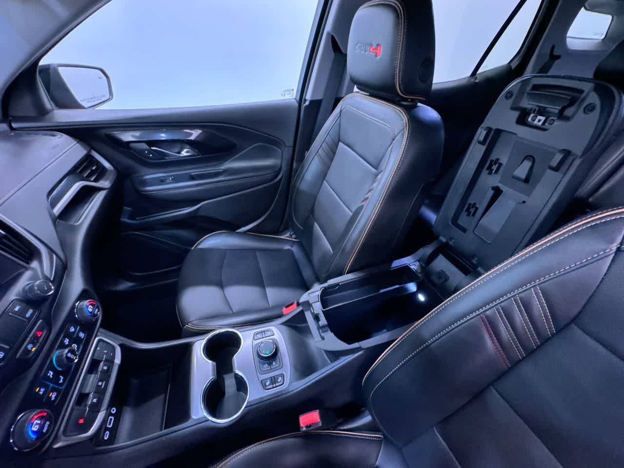 Used 2024 GMC Terrain AT4 AWD/4WD image 30