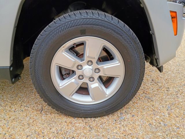 Used 2012 Jeep Liberty Sport image 21