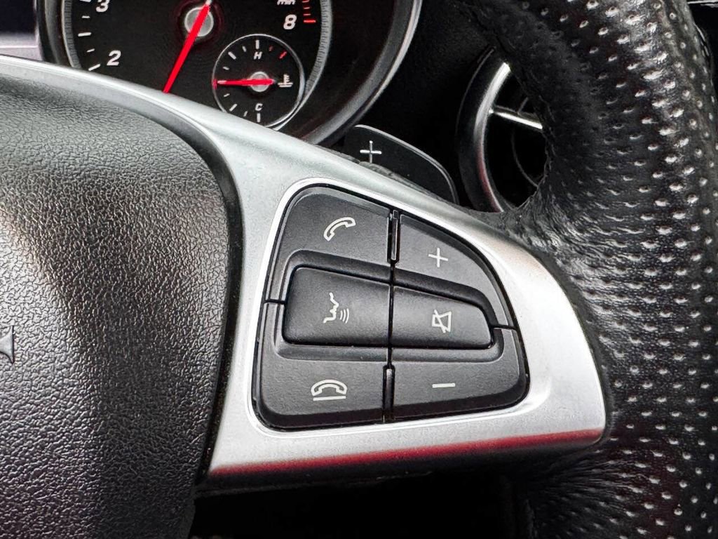 Used 2019 Mercedes-Benz SLC 300 w/ Premium Package image 41