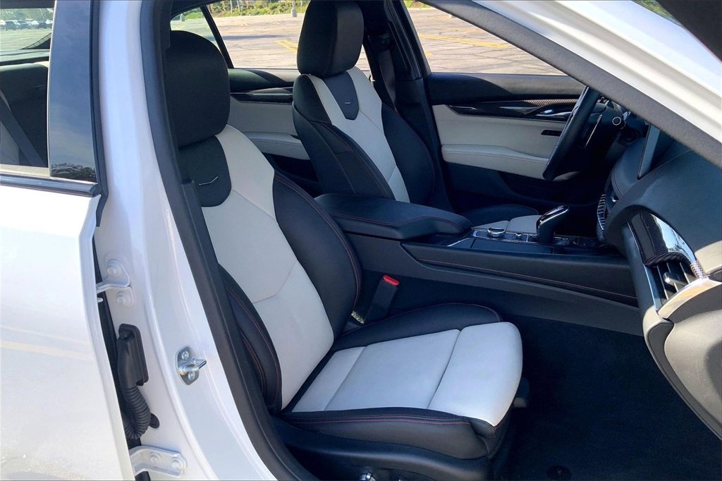 Used 2025 Cadillac CT5 Sport image 9