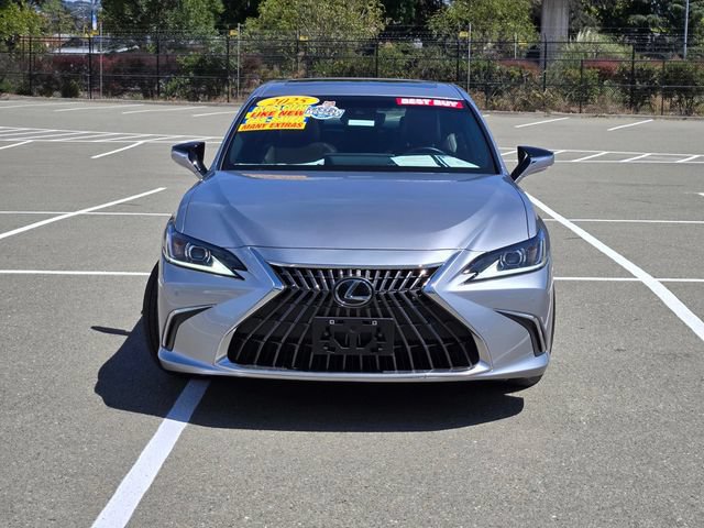 Used 2025 Lexus ES 300h w/ Premium Package FWD image 2