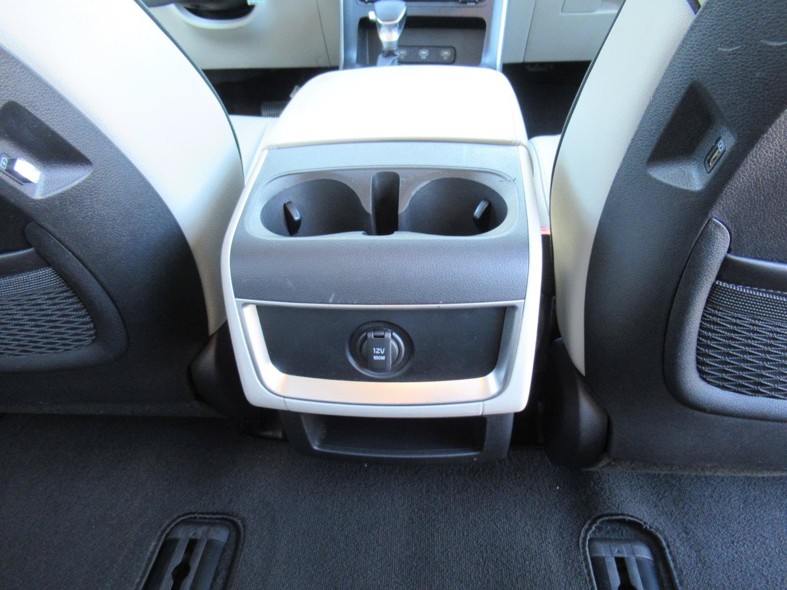 Used 2022 Kia Carnival LX FWD image 18