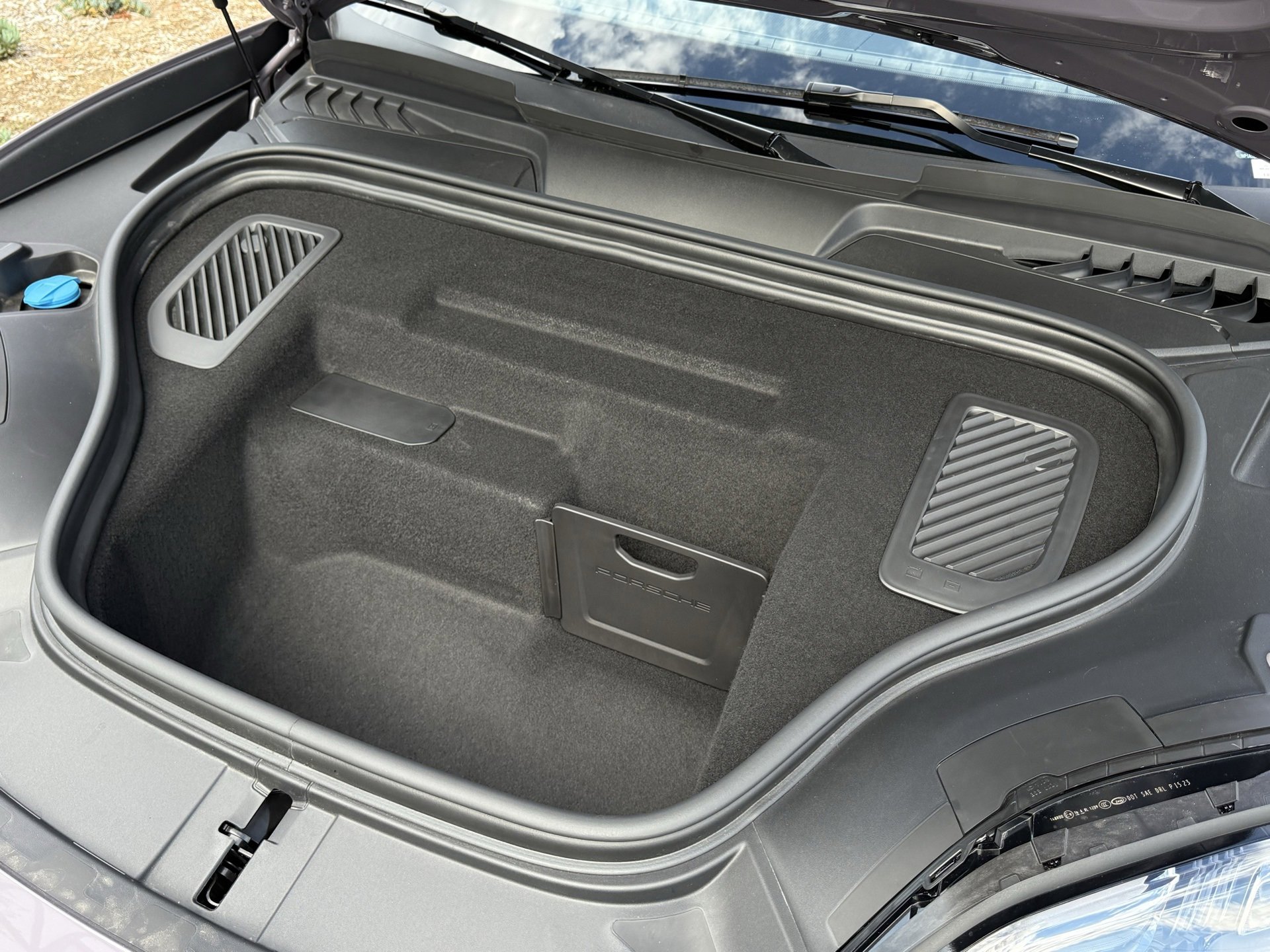 Used 2025 Porsche Macan Electric image 31