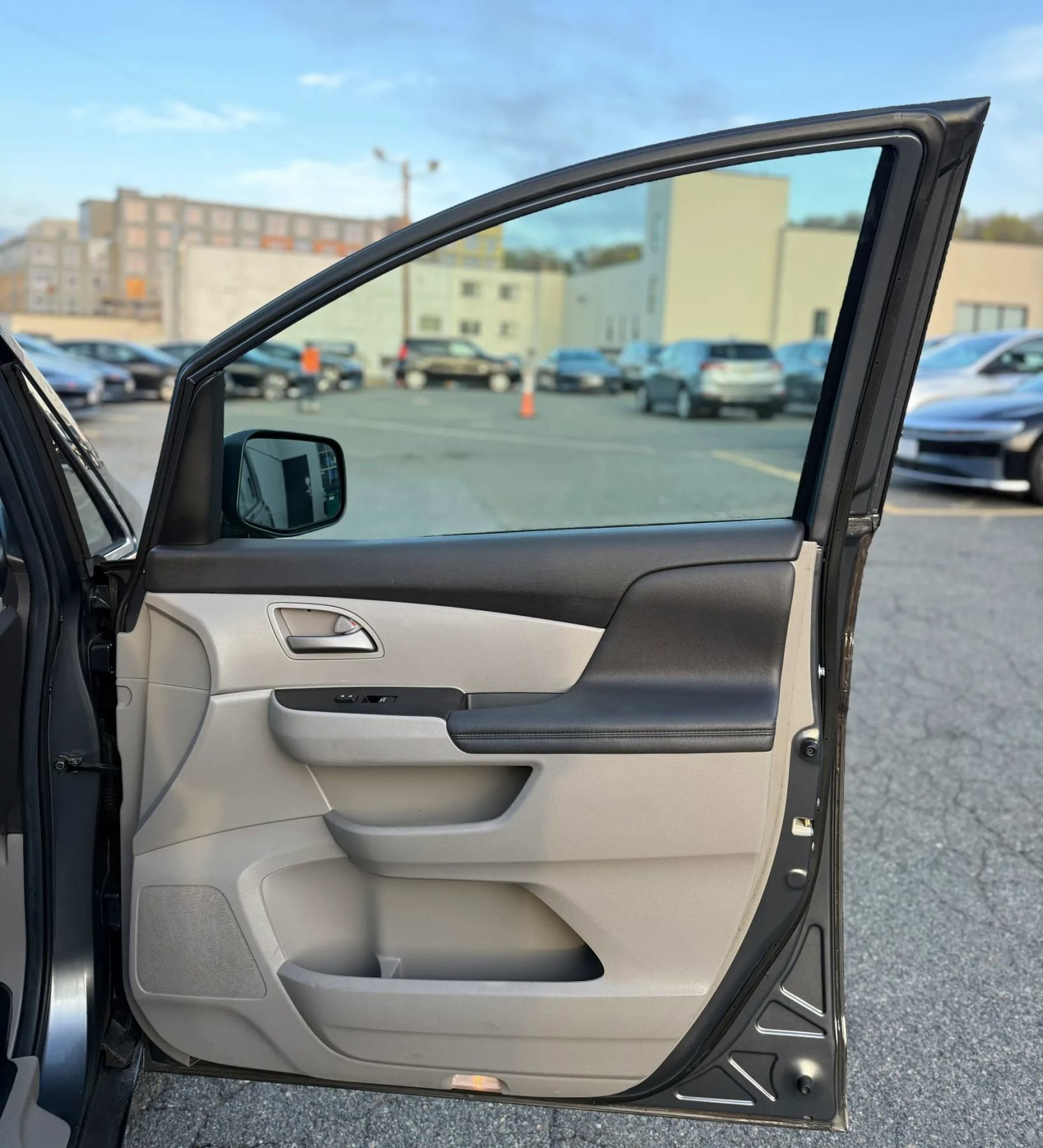 Used 2013 Honda Odyssey LX image 25