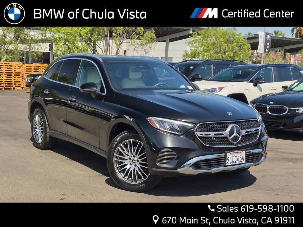 Used 2024 Mercedes-Benz GLC 300 4MATIC image 1