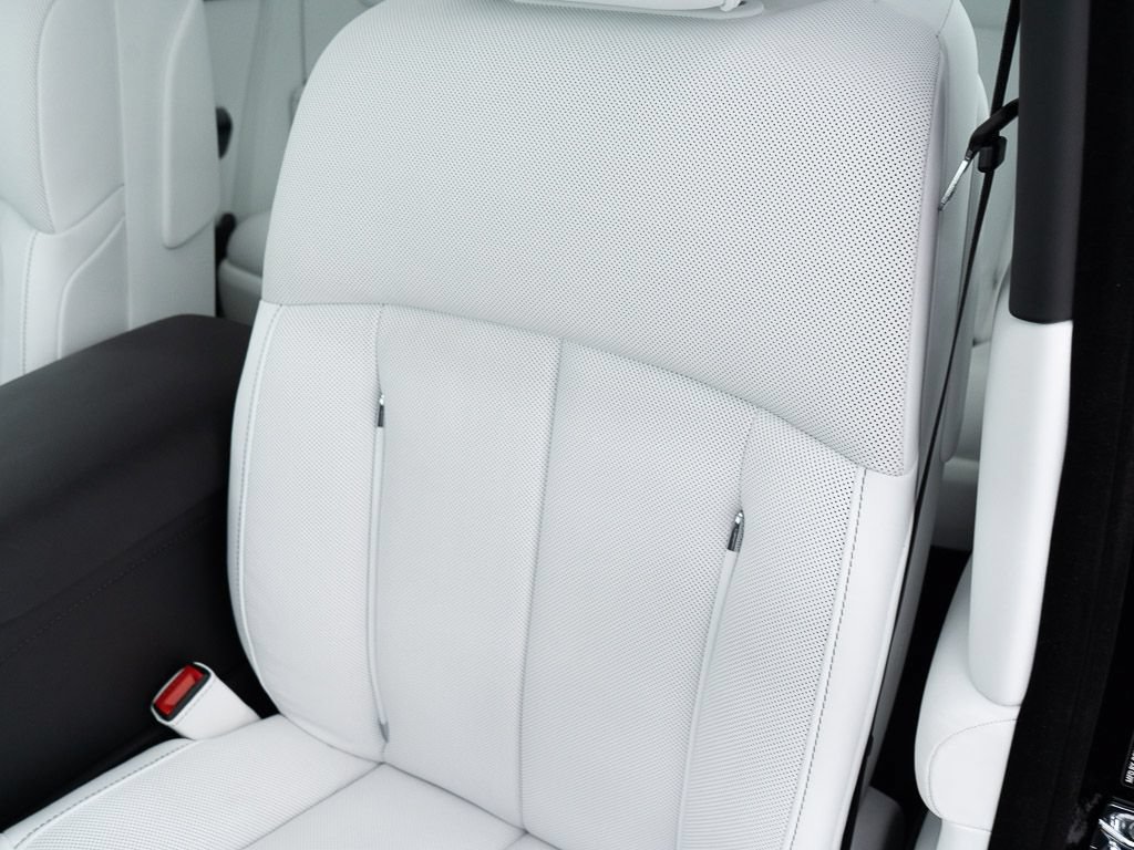 Certified 2026 Rolls-Royce Phantom Sedan w/ Leather Finishing Pack RWD image 19