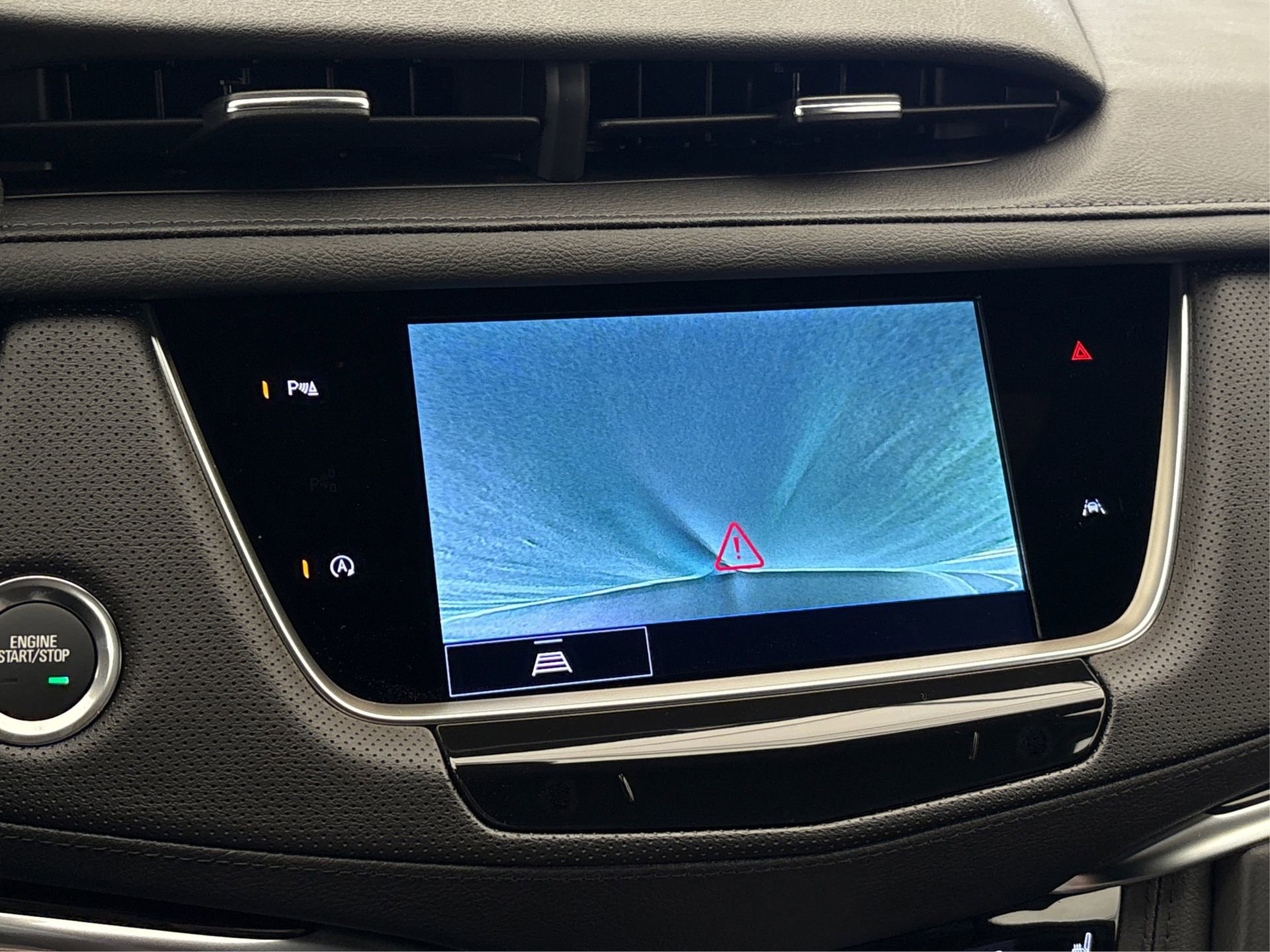 New 2025 Cadillac XT6 Luxury image 25