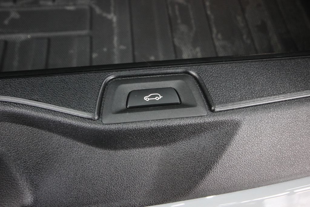 Used 2025 BMW X5 xDrive40i w/ M Sport Package AWD/4WD image 7