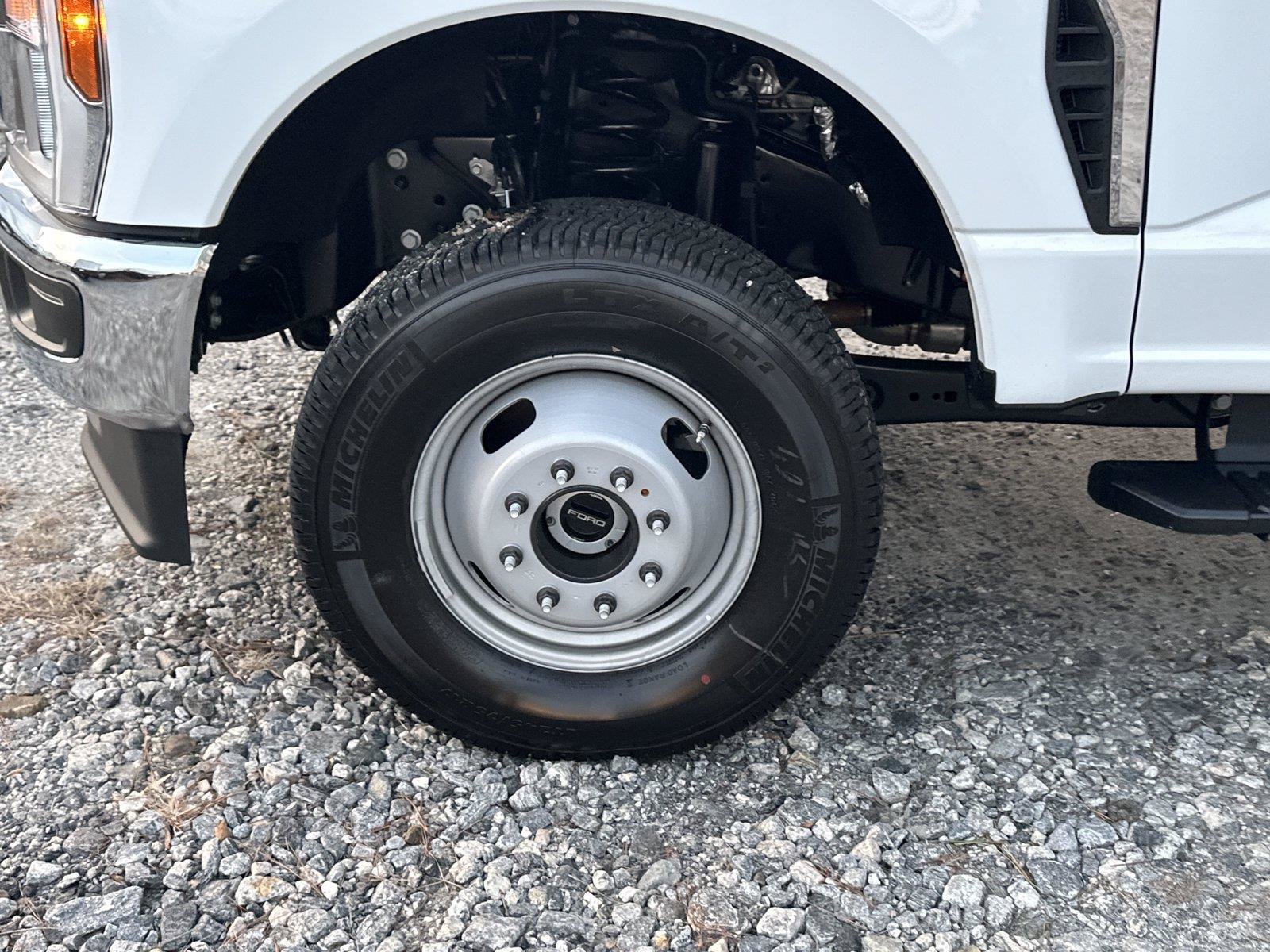 New 2026 Ford F350 XL w/ XL Chrome Package AWD/4WD image 13