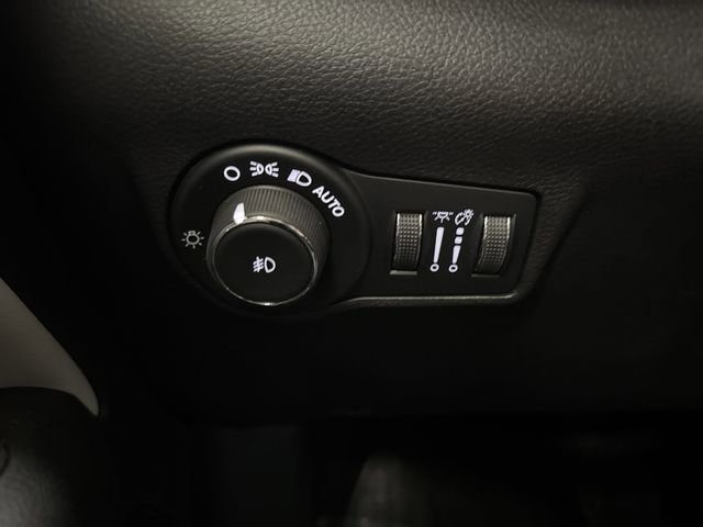 Used 2024 Jeep Compass Limited w/ Sun and Sound Group image 25