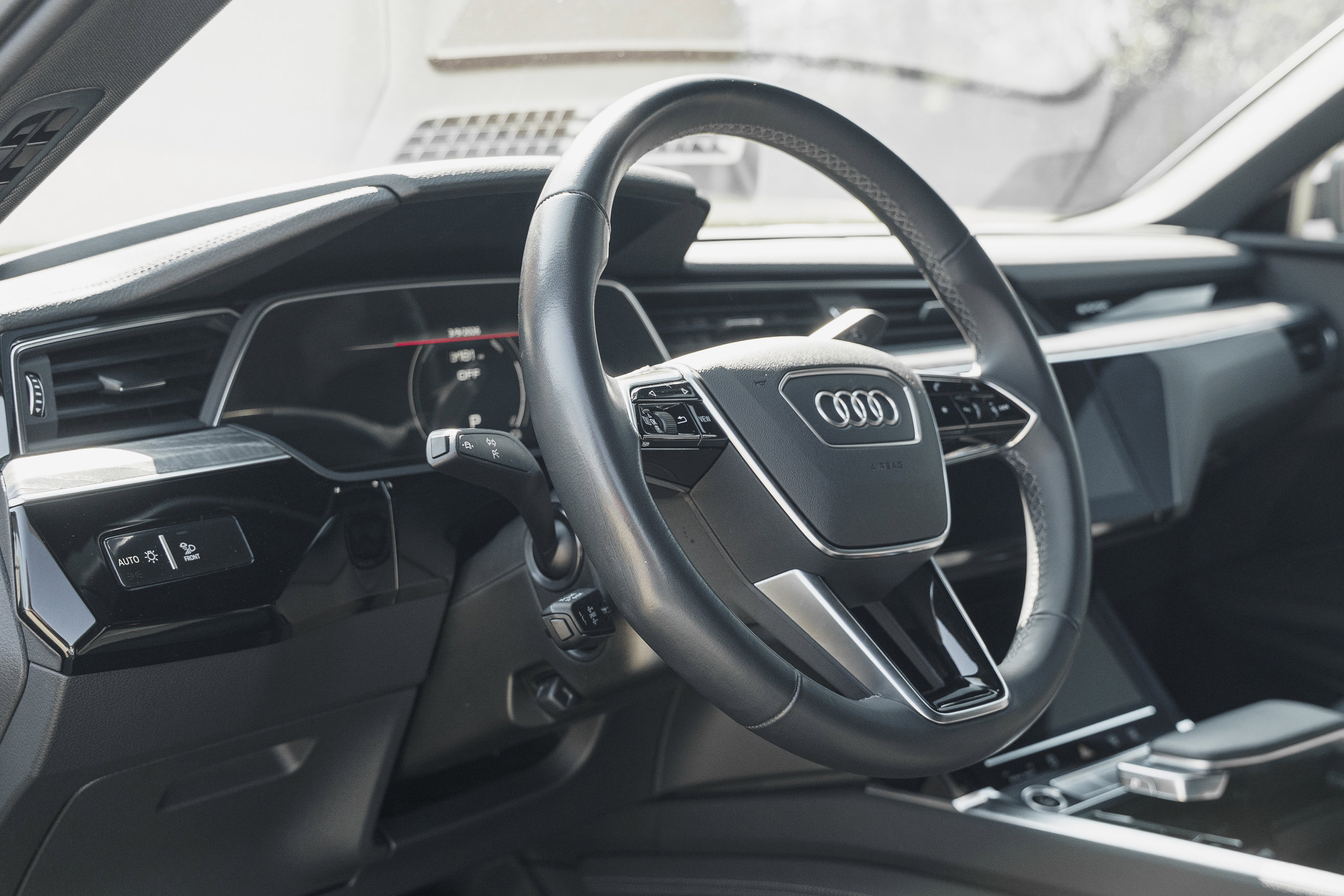 Certified 2024 Audi Q8 e-tron Premium Plus w/ Premium Plus Package image 9