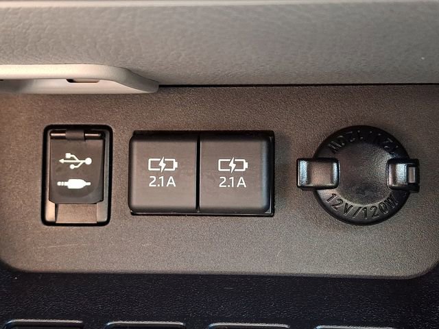 Used 2019 Toyota Highlander Limited w/ Carpet Mat Package (TMS) image 24