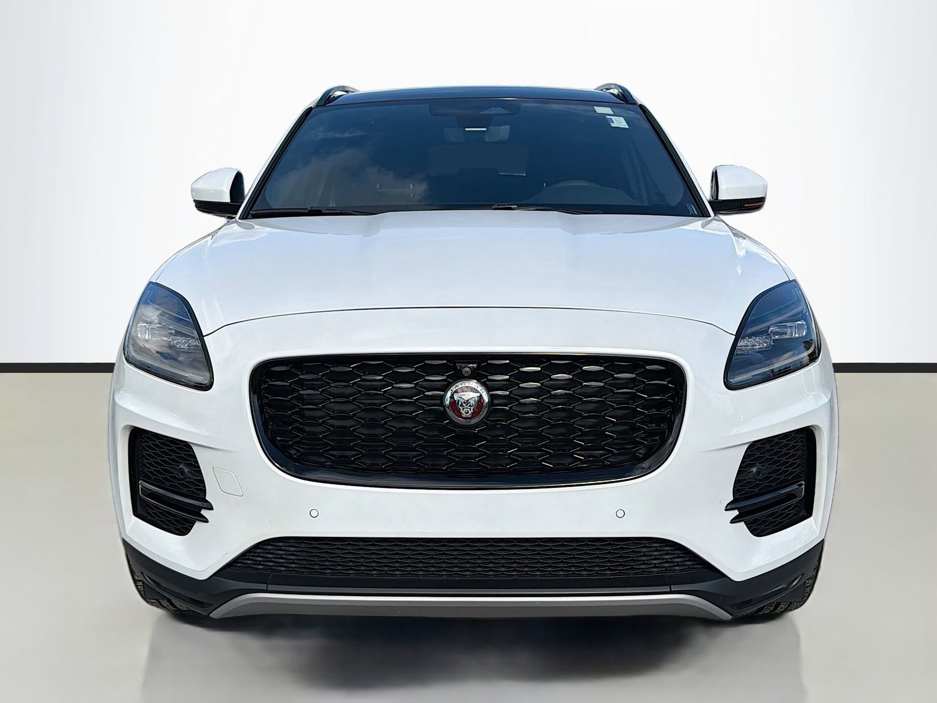 Used 2022 Jaguar E-PACE SE image 8