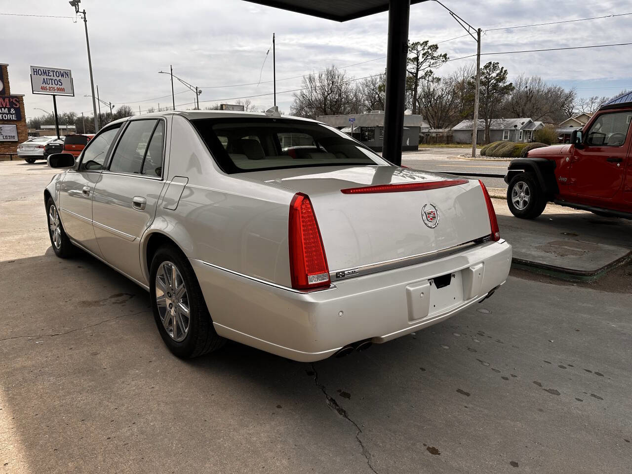 Used 2009 Cadillac DTS FWD image 6