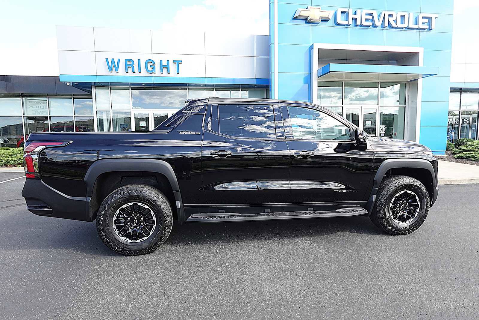 New 2026 Chevrolet Silverado EV Trail Boss w/ Plus Package AWD/4WD image 2