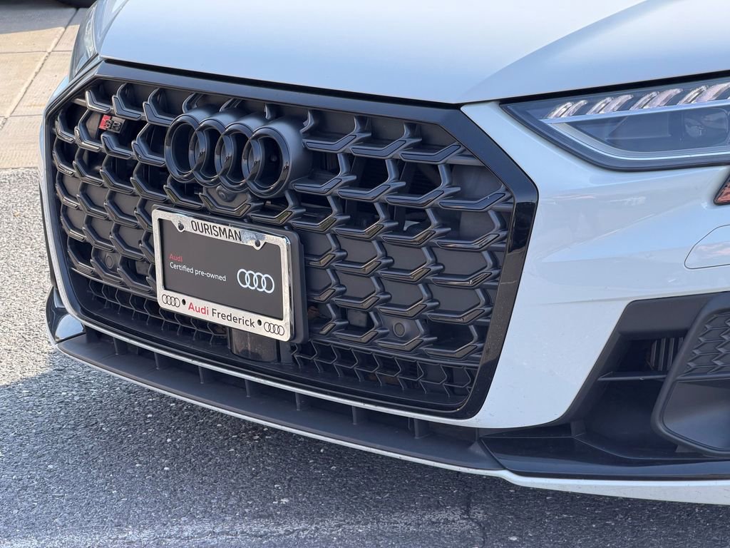 Used 2024 Audi S8 image 7