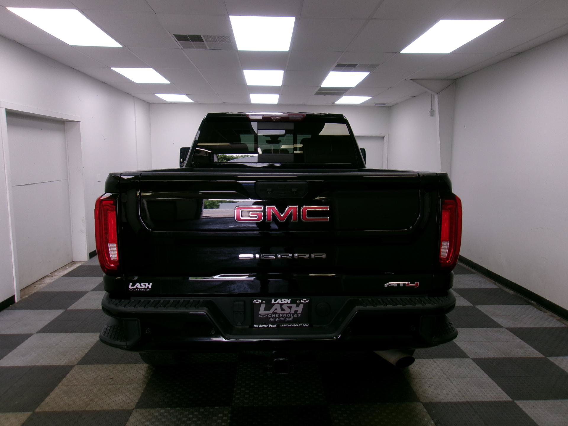 Used 2021 GMC Sierra 2500 AT4 w/ AT4 Premium Plus Package AWD/4WD image 12