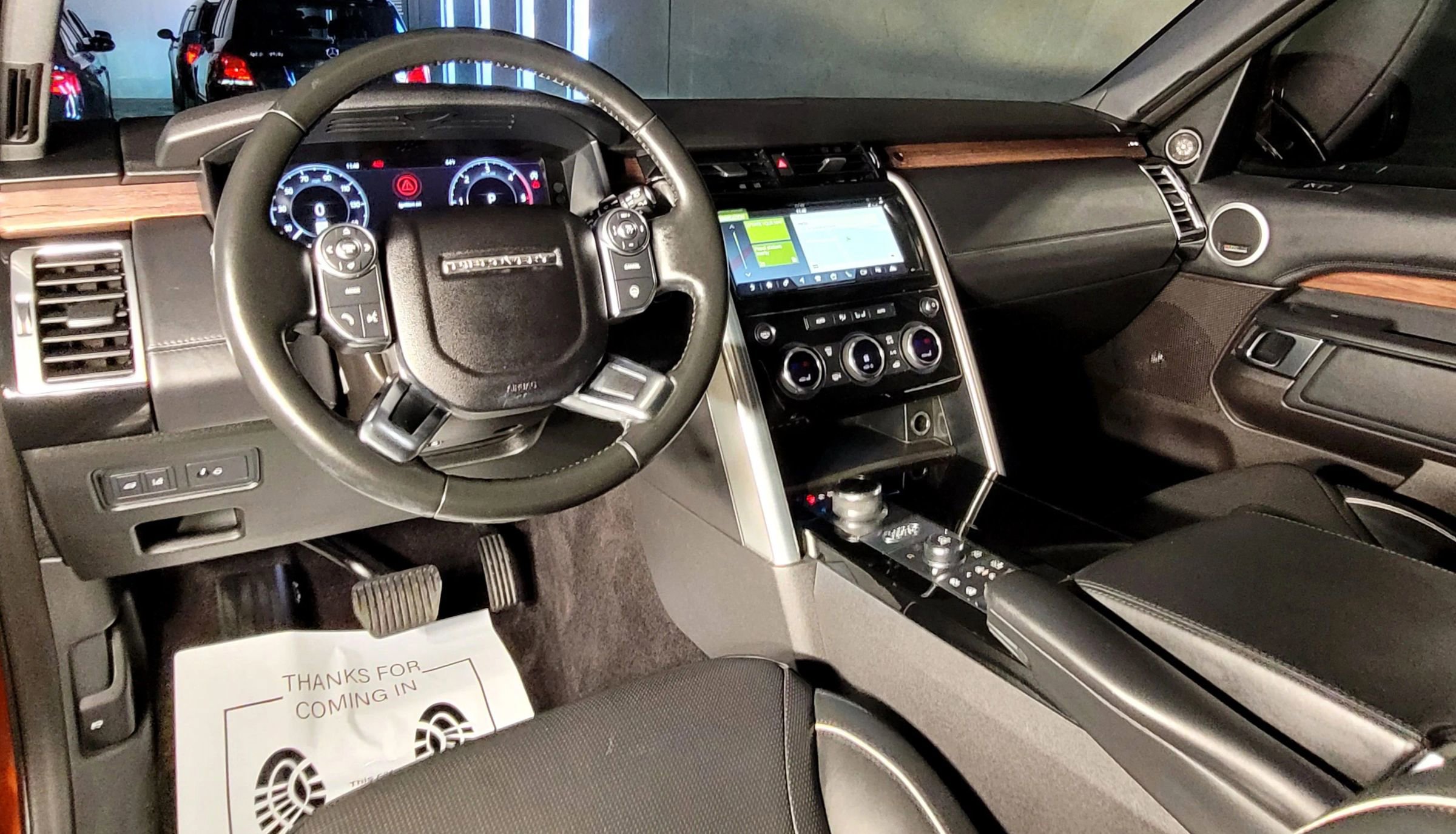 Used 2018 Land Rover Discovery HSE Luxury image 28