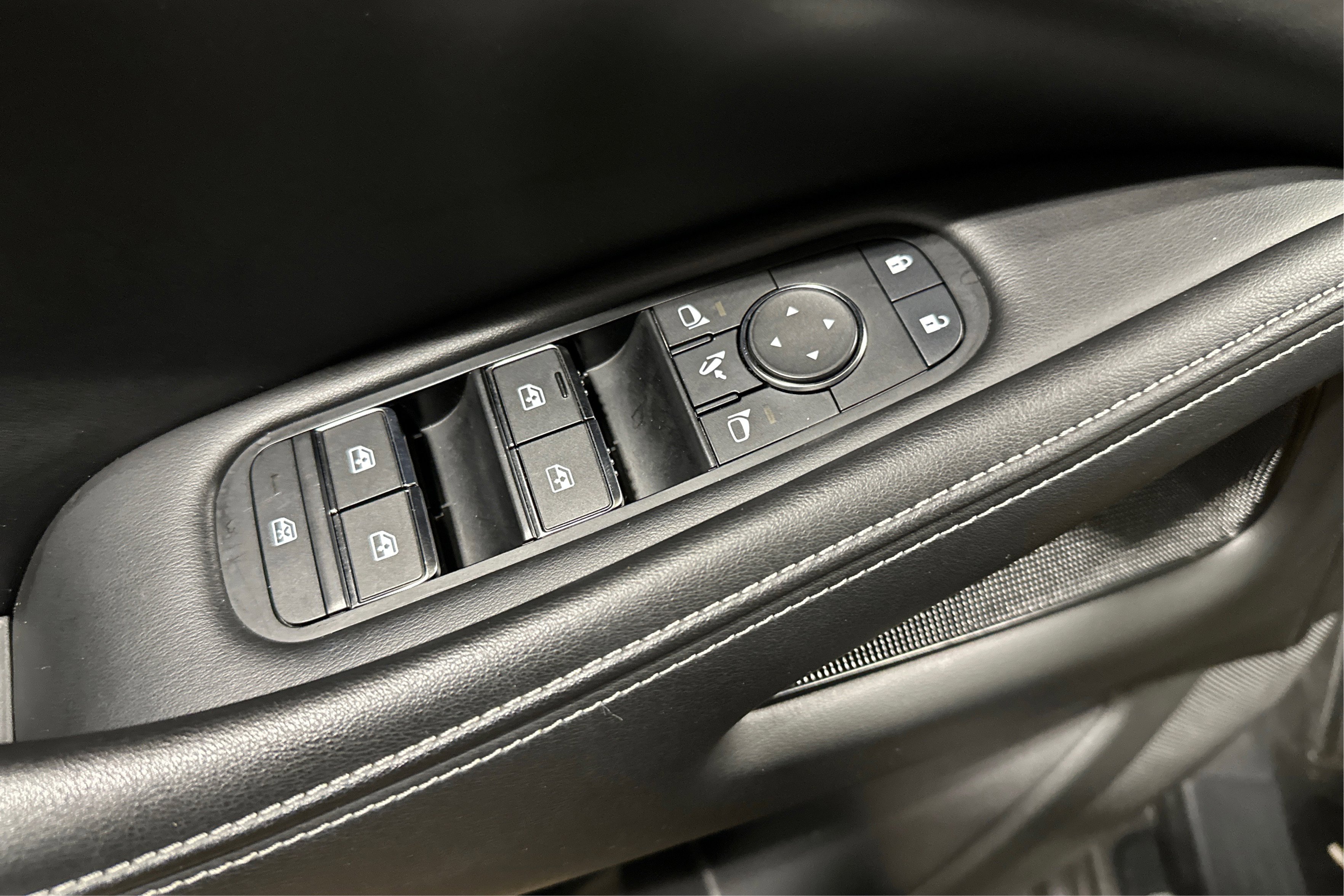 Used 2024 INFINITI QX60 Luxe image 16