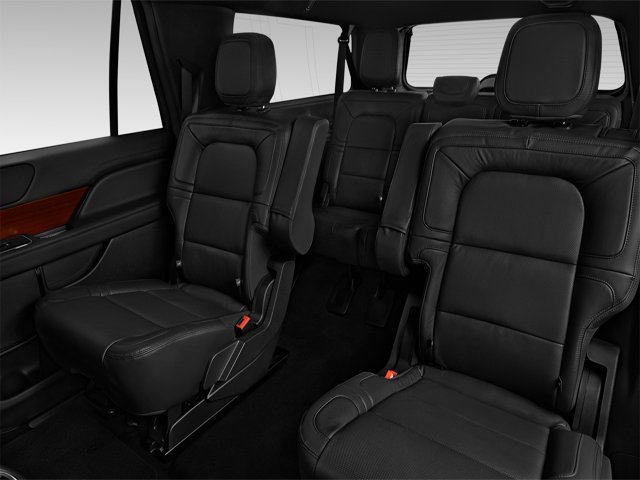 Used 2022 Lincoln Navigator L Reserve w/ Equipment Group 201A image 11