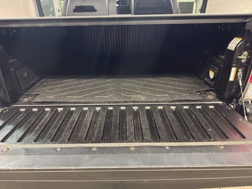Used 2016 Toyota Tacoma Limited w/ Towing Package image 29