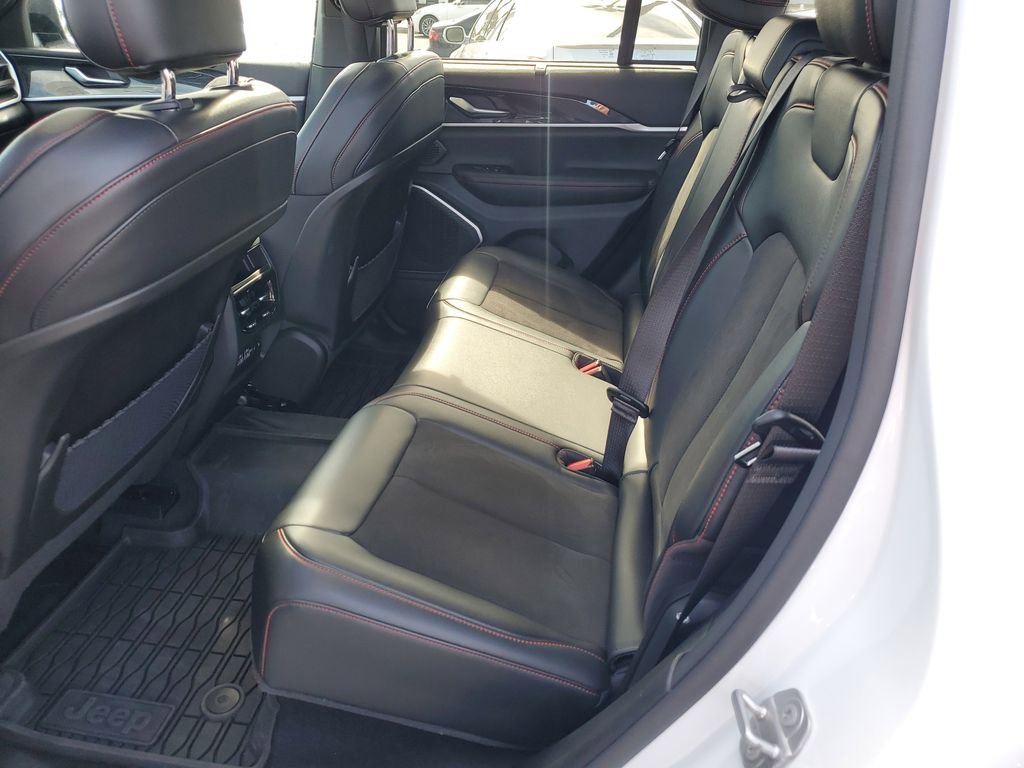 Used 2022 Jeep Grand Cherokee Trailhawk w/ Luxury Tech Group III image 16