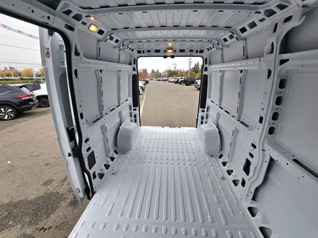 Used 2025 RAM ProMaster 2500 w/ Storage Group image 20